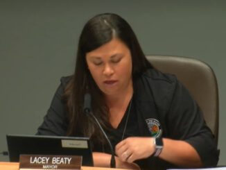 Mayor Lacey Beaty at Beaverton city council meeting